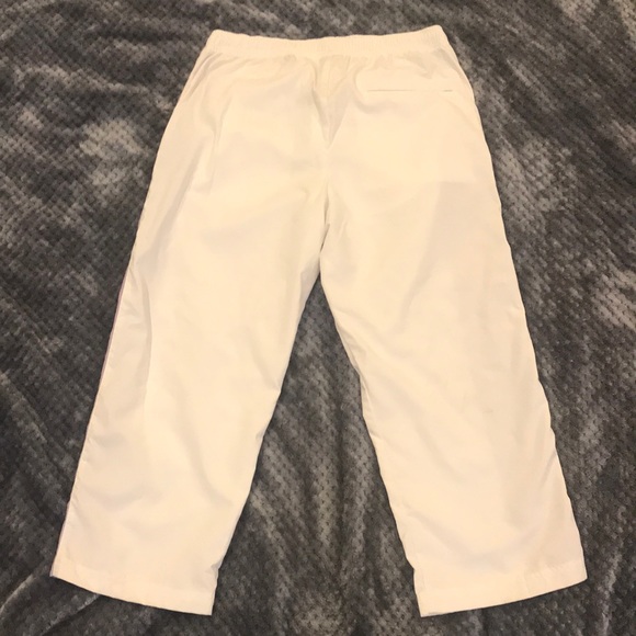 NWT: Nike capri pant, soft touch white/violet SzM - Picture 7 of 7